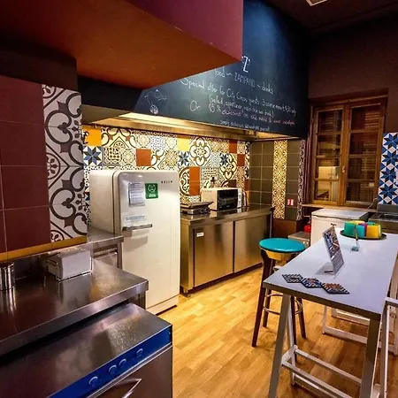 Circus Hostel