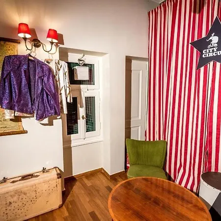 Circus Hostel *