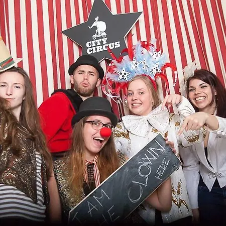 Hostel Circus